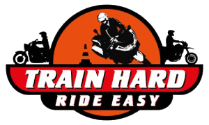 FullControl Vezetéstechnikai Tréning logója - Train hard, ride easy